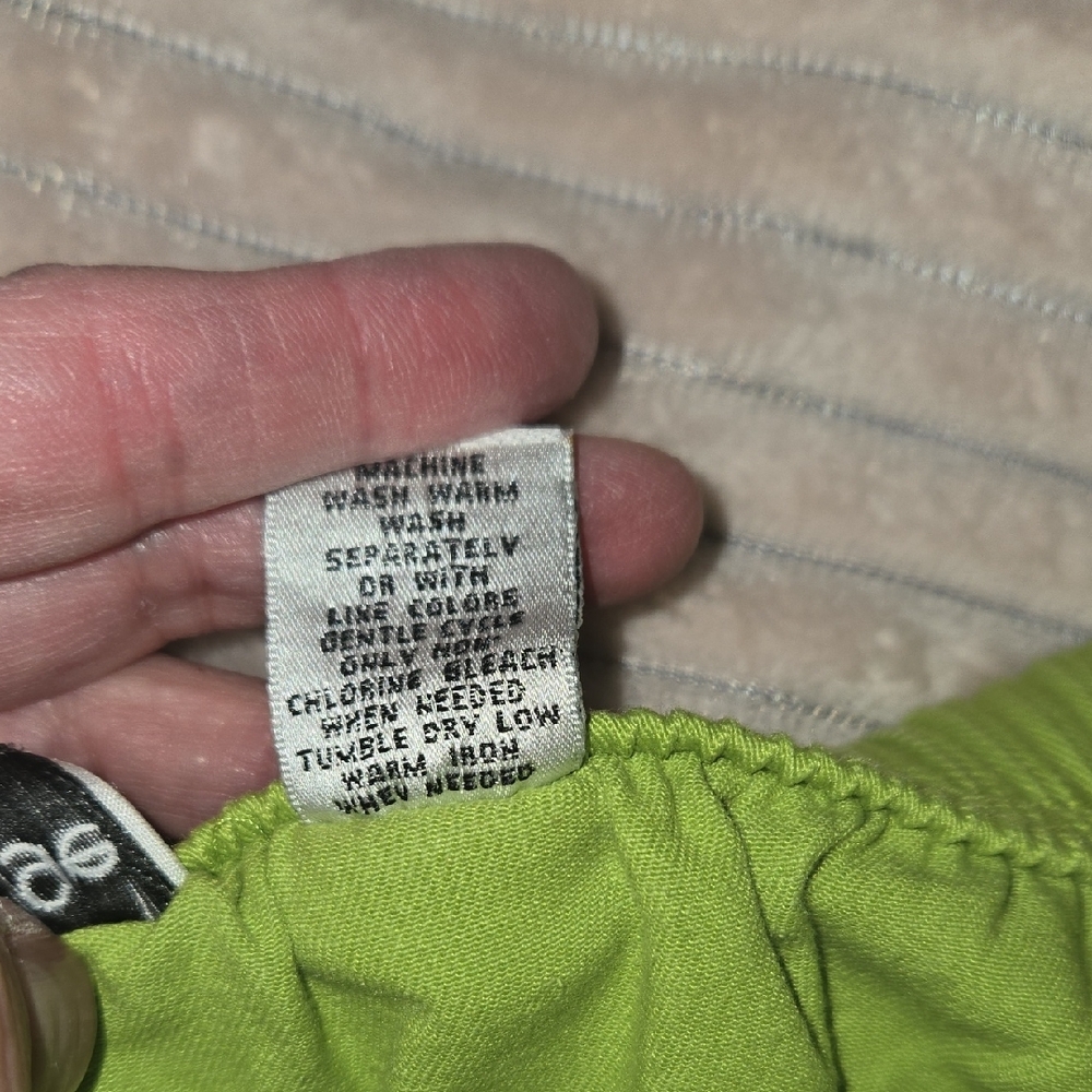 Breckenridge Women's Bright Green Capris - Picture 5 of 5
